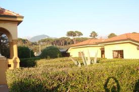 Ostello Apuano Marina Di Carrara Bagian luar foto