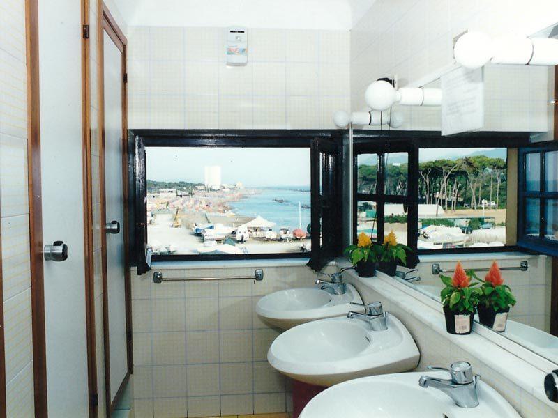 Ostello Apuano Marina Di Carrara Ruang foto